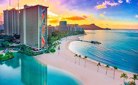Oahu Hilton Hawaiian Village Waikiki Beach Resort