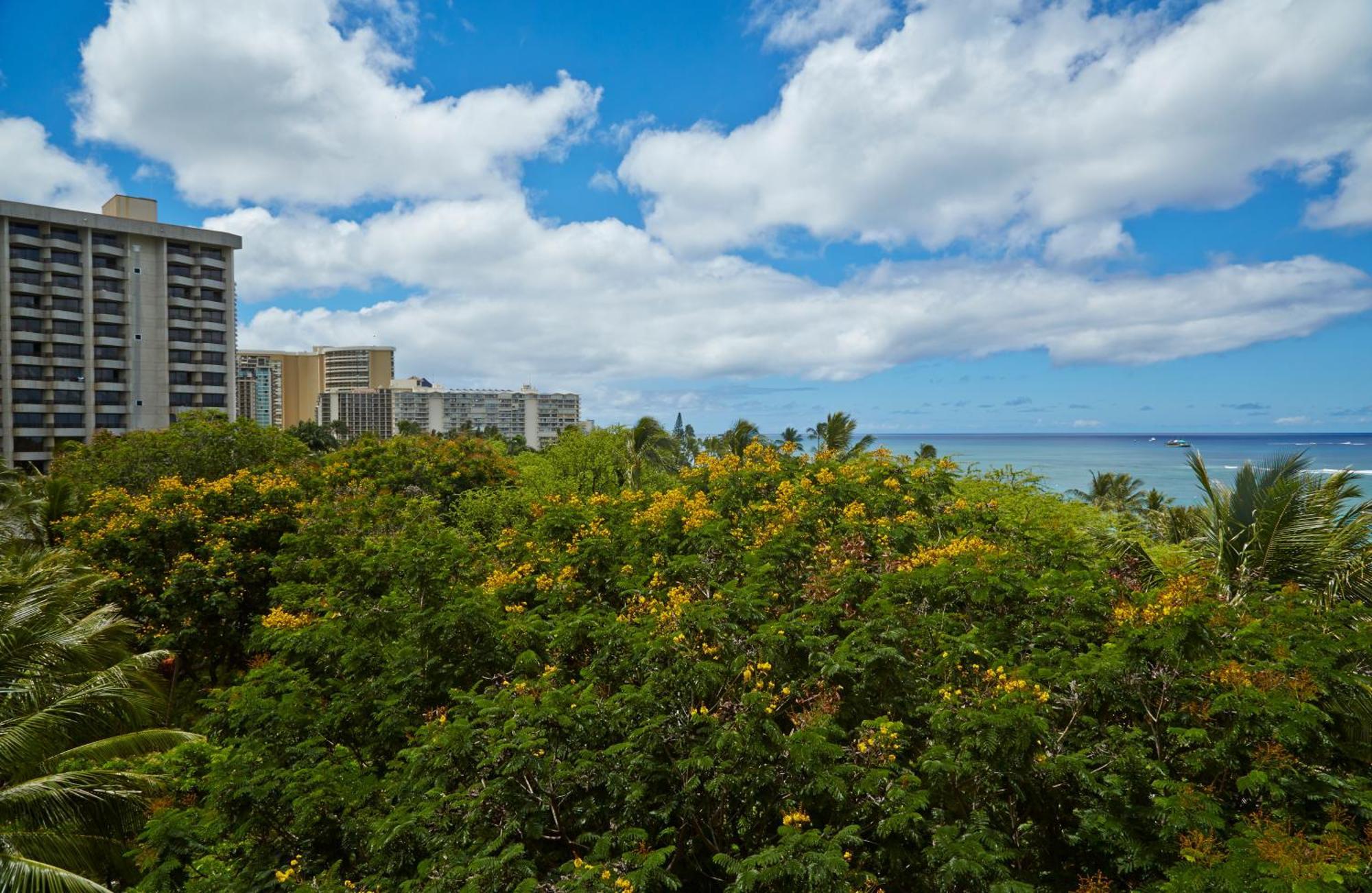 Hilton Hawaiian Village Waikiki Beach Resort Honolulu Exterior photo